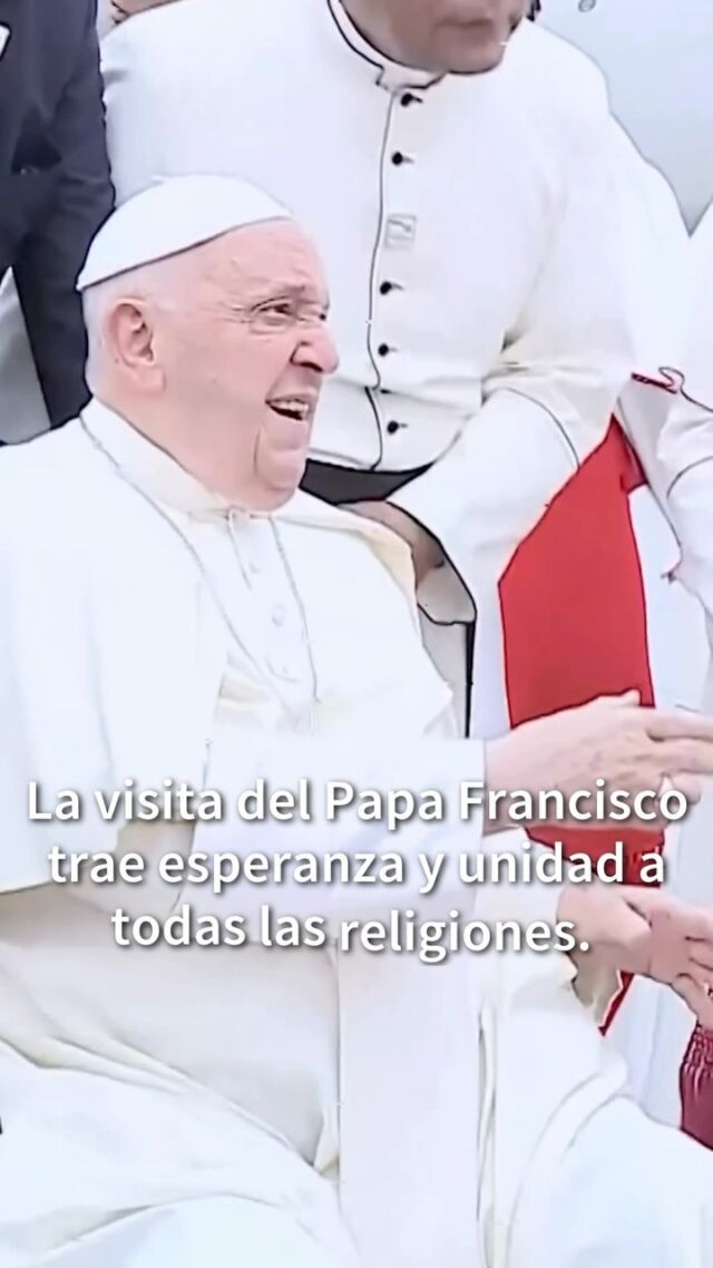 ✨ El Papa Francisco está en Indonesia: ¡Un viaje de esperanza! ✨
Mientras el Papa @franciscus visita Indonesia para promover la paz y el diálogo interreligioso, ACN sigue apoyando a las comunidades cristianas del país. ð
Construyendo iglesias en aldeas remotas o proporcionando ayuda alimentaria, nuestra misión sigue siendo la misma: llevar esperanza y apoyo a los más necesitados. ð
El mensaje del Papa resuena con fuerza: juntos, construyamos un futuro de paz y unidad. 
#PopeFrancis #PapaFrancisco #ViajedelPapa #VisitadelPapa #ElPapaenIndonesia