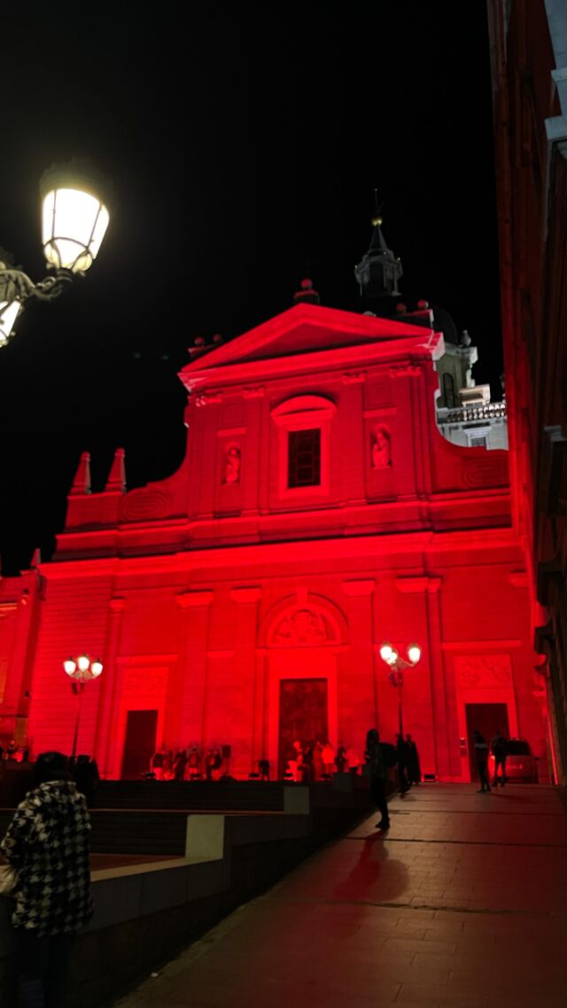 #RedWeekACN por los cristianos perseguidos desde la Catedral de la Almudena. ❤️ðð»

@archidiocesisdemadrid @museoalmudena 

#RedWeekACN #cristianosperseguidos